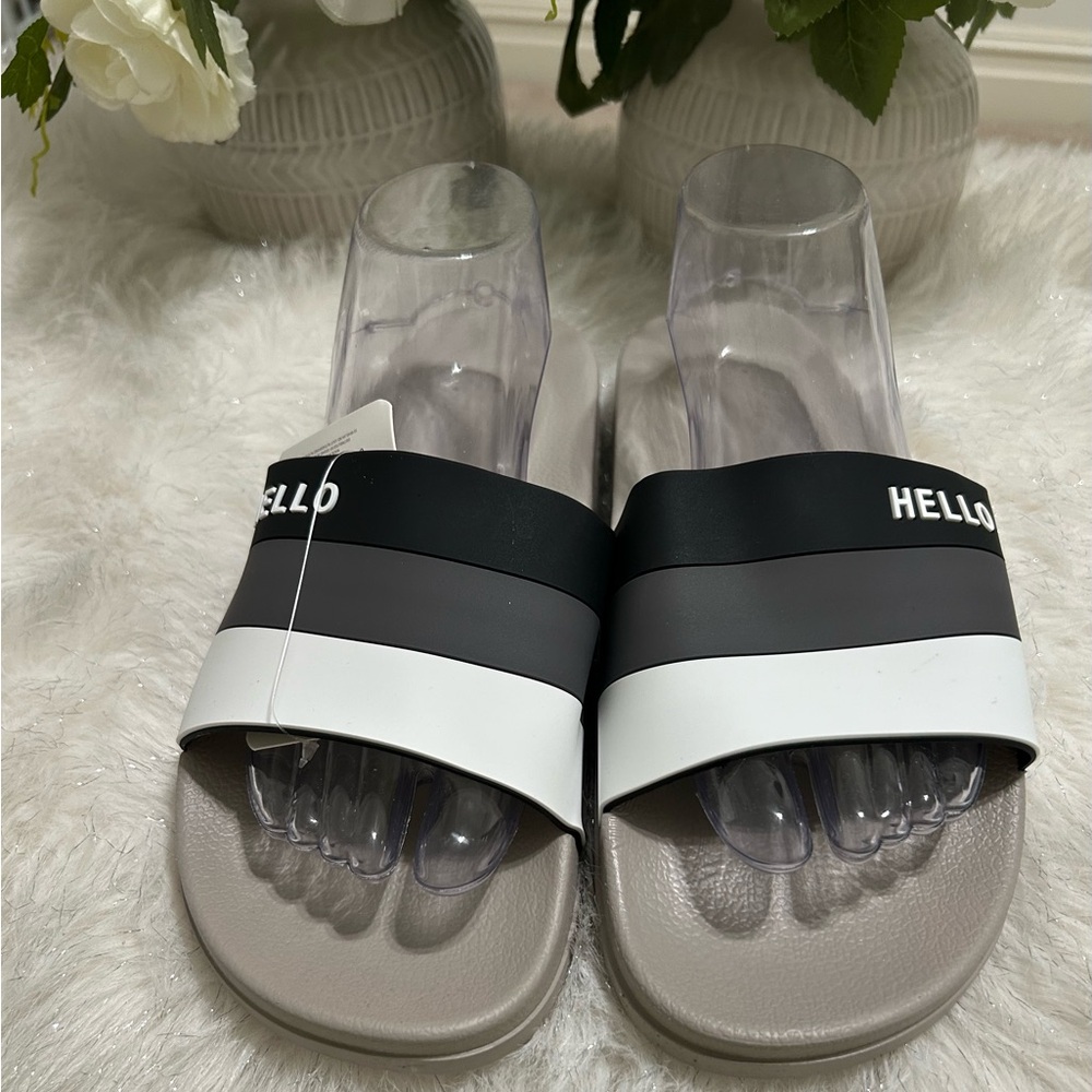 NWT Hello Slide Sandals in Black, Gray & White Size 10-11